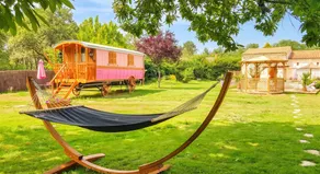 House with garden, terrace & barbeque | Garden view - Image 2