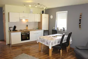 Flat with garden | Garden view - Image 2