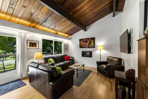 Marvelous Cabin with Amazing Living Areas in Monte Rio, California - Image 2