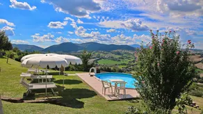 Flat with pool, garden & barbecue - Image 2