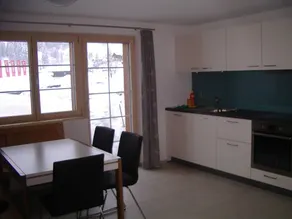 Apartamento con jardín y terraza - Image 4