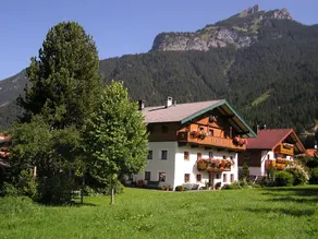 Apartment with garden | Close to the ski - Image 2