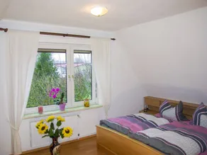 Family-oriented holiday apartment with terrace - Image 2