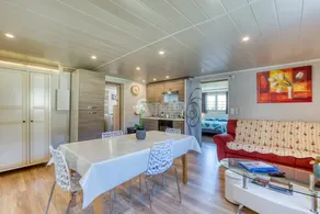Appartement adapté aux familles avec piscine, terrasse et jacuzzi | Vue jardin | Parfait pour le travail à distance - Image 3