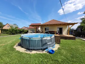 Bungalow with private pool, terrace & garden | Pool view - Image 4