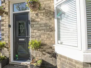 Children-friendly cottage with garden & hot tub | Beach view | Pet-friendly - Image 2