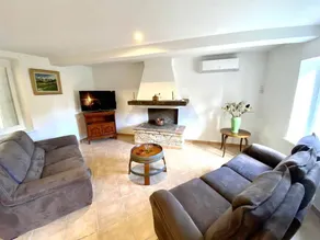 Fully equipped gite with private pool, barbecue & terrace - Image 5