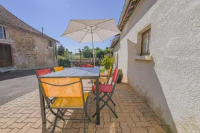 Gite with garden, barbeque & terrace - Image 3