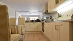 Voll ausgestattetes großzügiges Ferienhaus mit Garten, Pool und Terrasse - Image 3