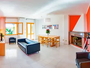 Holiday apartment with BBQ & garden - Image 3