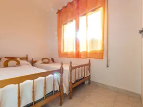 Children-friendly charming apartment with terrace - Image 5