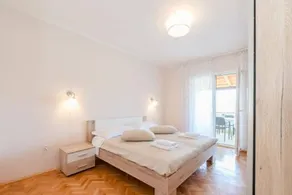 Flat with garden & barbecue | Sea view | Pet-friendly - Image 3