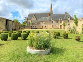Historic Retreat in Loire-Anjou-Touraine Regional Park, Ideal for Couples - Image 2