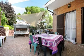 Villa avec terrasse, internet haut débit et piscine privée | Vue jardin - Image 3