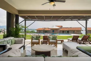 Luxury Condo Beach Access - Image 3