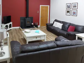 Cottage with garden | River view - Image 2