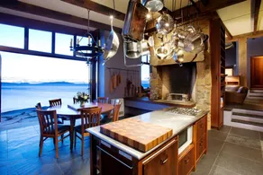 Gorgeous and Spacious East Tasmania Rental for a Group or Family Getaway - Image 3