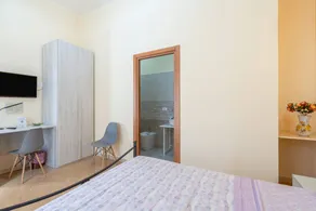 Chambre chez l'habitant avec terrasse et internet haut débit | Vue ville - Image 4