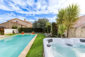 Hostal con desayuno con jacuzzi, jardín y piscina - Image 3