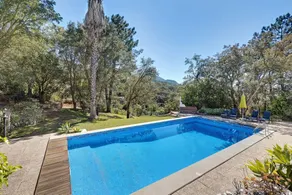 Maison de vacances entièrement équipée avec piscine privée, jardin et terrasse | Vue montagne - Image 3