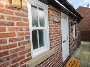 Cottage with garden | Beach view - Image 2
