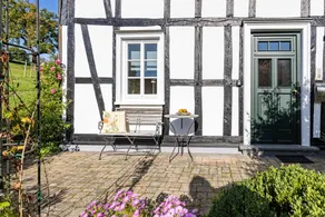 Nice apartment with terrace & garden | Garden view - Image 5