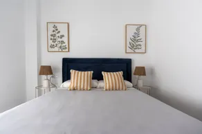 Holiday apartment with terrace & pool - Image 3