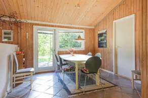 Child-friendly house with terrace, hot tub & barbecue | Pets allowed - Image 5
