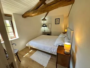 Le Moyen, Charming House with Shared Pool, Garden, and Wi-Fi - Image 5