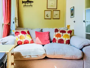 Family-oriented charming cottage with garden | Pets allowed - Image 2