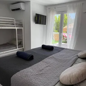 Fully equipped holiday home with barbecue, terrace & pool | Sea view - Image 5
