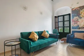 Appartement de vacances avec terrasse et internet haut débit | Vue ville - Image 3