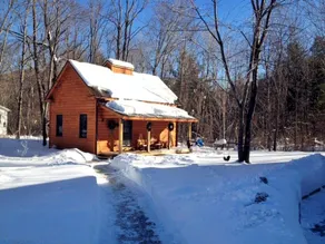 Cozy Mountain Cottage Rental near Green Mountain National Forest - Image 5