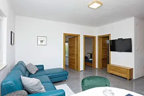 Holiday apartment with BBQ, pool & garden - Image 4