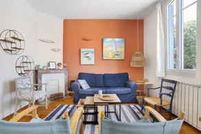 Detached House, 4 Bedrooms, 100m from Beach, Enclosed Garden - Image 2