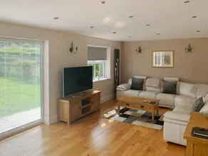 Family-friendly charming cottage with garden | River view - Image 2