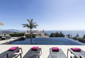 Villa 'Blanca' with Sea View, Wi-Fi and Air Conditioning - Image 3