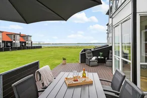 Holiday home with terrace, jacuzzi & barbeque | Sea view - Image 4