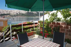 Apartment Mario with Terrace and Sea View - Image 4