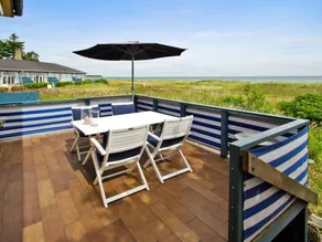 Fully equipped ample house with terrace & garden | Close to the beach - Image 4