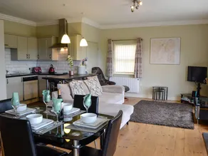 Children-friendly cottage with garden & hot tub | Dogs allowed - Image 4