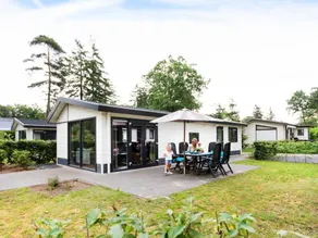 Merveilleux bungalow adapté aux familles avec piscine chauffée et terrasse - Image 5