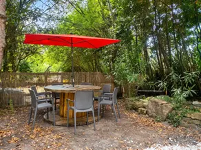 Charming Chalet near Orange with Shared Pool - Image 4