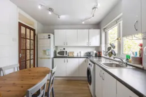 GuestReady - Charming London Flat with Balcony - Image 2