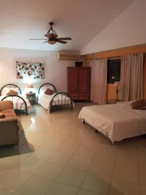 Private room with BBQ, private pool & terrace - Image 2