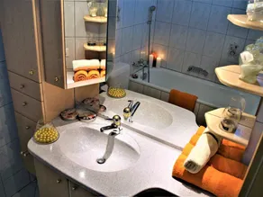LuxLax 2. OG Süd Appartement/Fewo, Dusche oder Bad, WC - Image 5