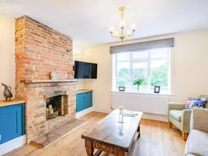 Cottage with garden & BBQ | River view - Image 2