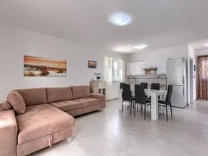 Fully equipped nice house with garden, private pool & terrace - Image 3