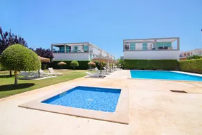 Appartement avec jardin et piscine - Image 2