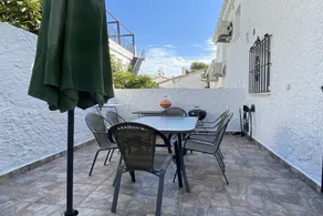 Ferienhaus mit Pool und Terrasse | Meerblick - Image 3